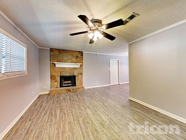 Foto del edificio - 68 Belmont Ln
