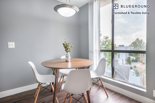 Foto del edificio - 930 Palm Ave