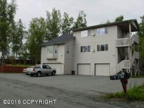 Building Photo - 890 E 75th Ave