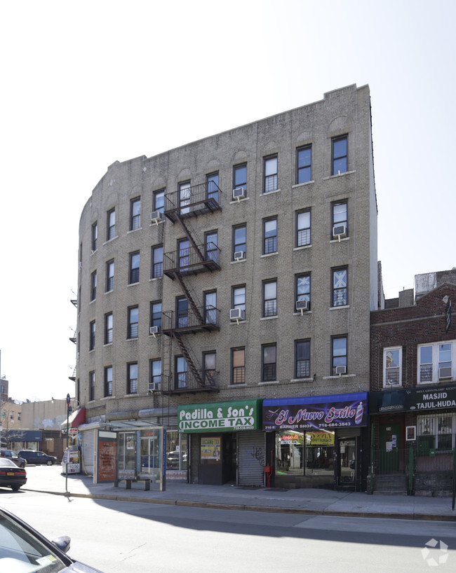 Building Photo - 1365 Findlay Ave