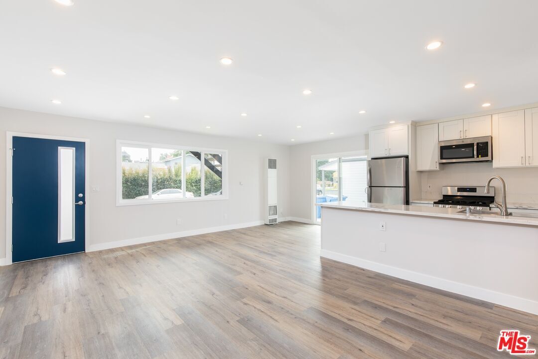 Foto principal - 3872 Bentley Ave