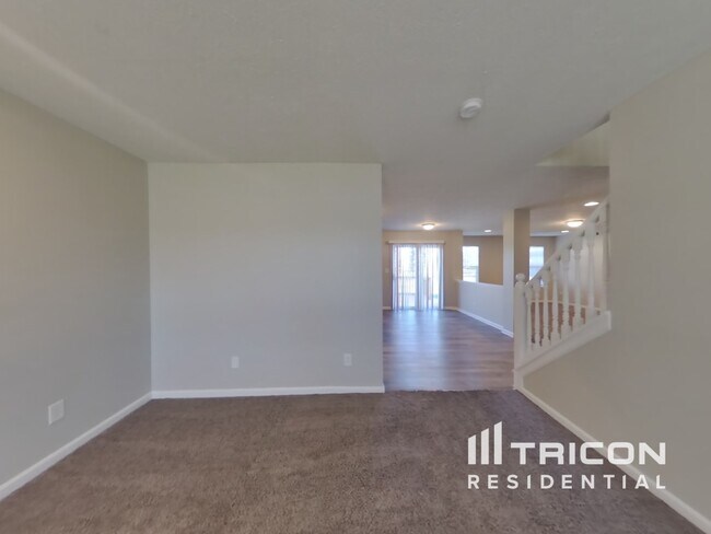 Building Photo - 2230 Raymond Park Dr