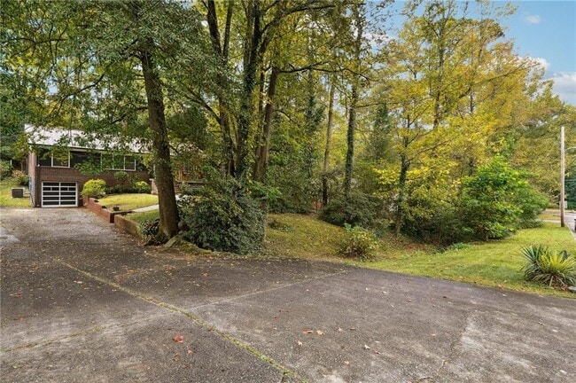 Building Photo - 1201 Poplar Grove Dr NE