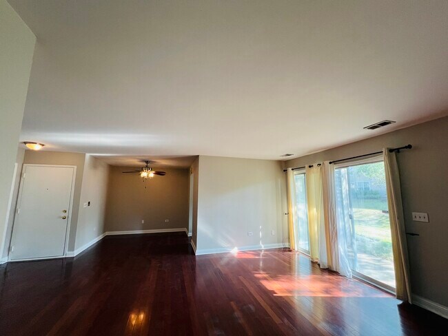 Foto del edificio - 225 Winnsboro Ct