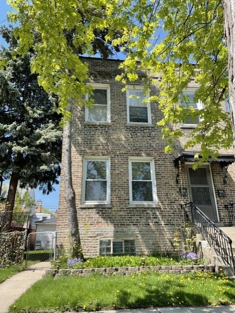 Building Photo - 6110 N Albany Ave