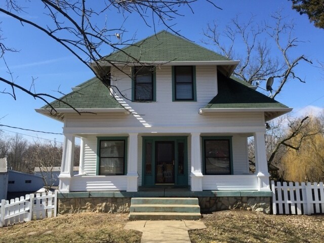 Primary Photo - Beautiful Updated Home in Lagrange!