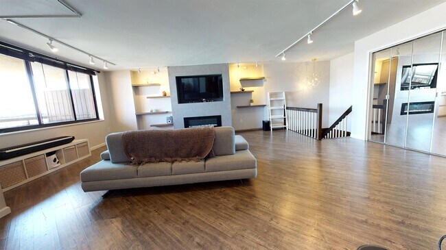 Foto del edificio - 2003 Harmon Cove Tower