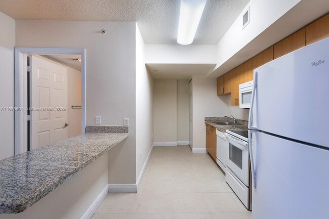 Foto del edificio - 2350 SW 27th Ave