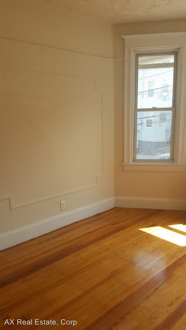 Building Photo - 137 Beech St