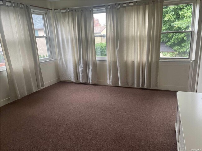 Foto del edificio - 20 Breuer Ave