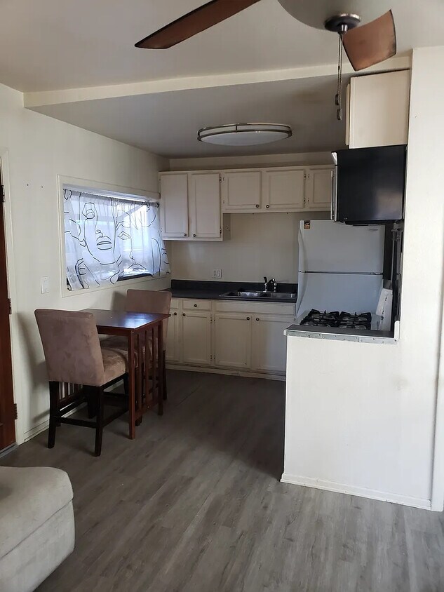 Foto principal - 11831 Jefferson Blvd
