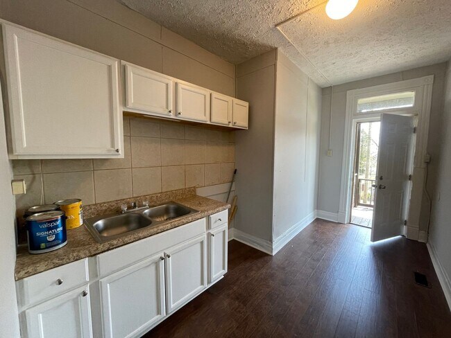 Building Photo - Historic Rivermont Area Duplex
