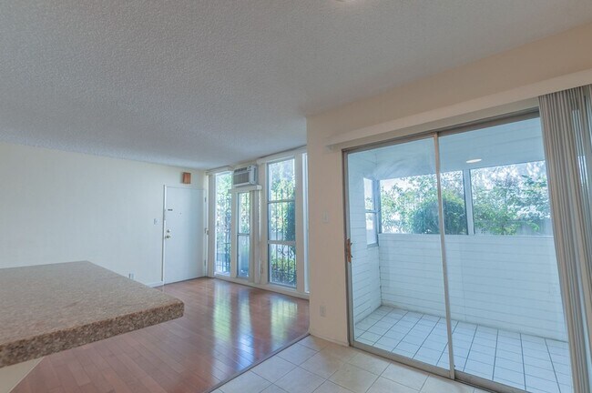 Foto del edificio - Beautiful 2 bed 2 bath for rent