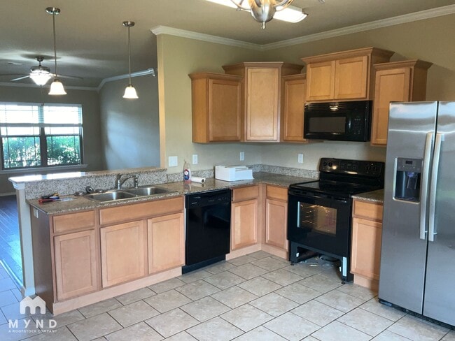 Building Photo - 156 Harvick Cir