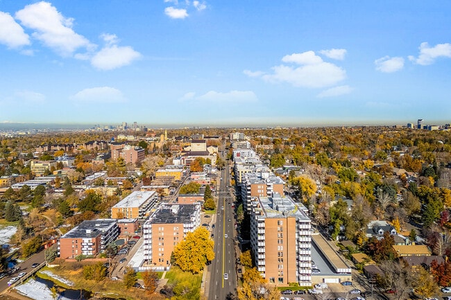 Building Photo - ReNew University Row