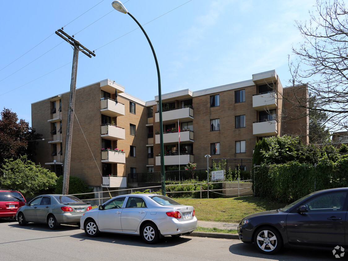 Primary Photo - Maple Crest Apartments