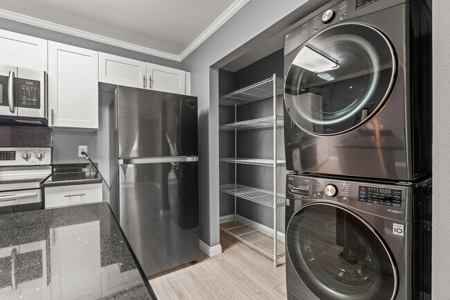 Foto del edificio - Ihona Townhome 1BR, 1BA, 1PKG, AC, W/D