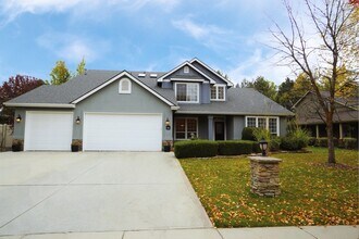 Building Photo - 624 N Clearpoint Way