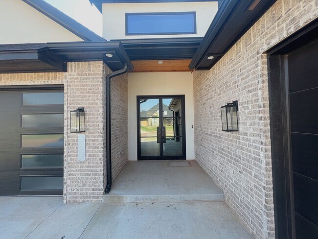 Foto del edificio - Modern elegance meets spacious living!