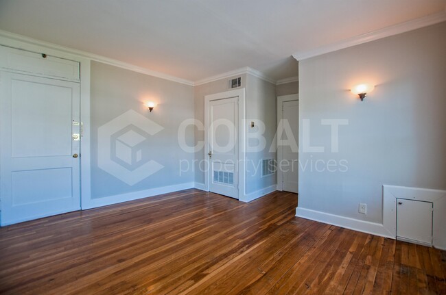 Foto del edificio - 678 Somerset Terrace NE