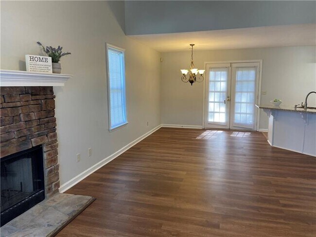 Building Photo - 207 Hillcrest Ridge