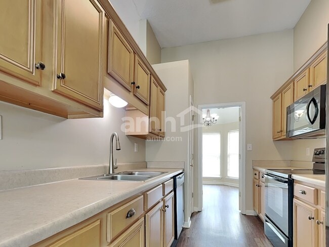 Building Photo - 1146 Red Fern Cir E