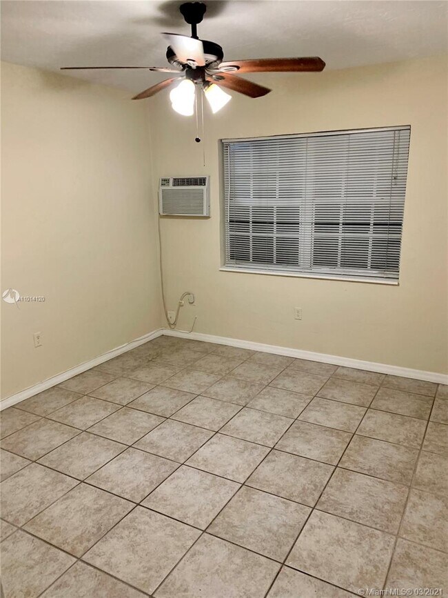 Foto del edificio - 1021 SW 3rd St