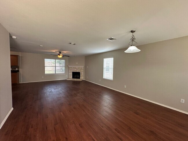 Foto del edificio - **Available 6/6/25**