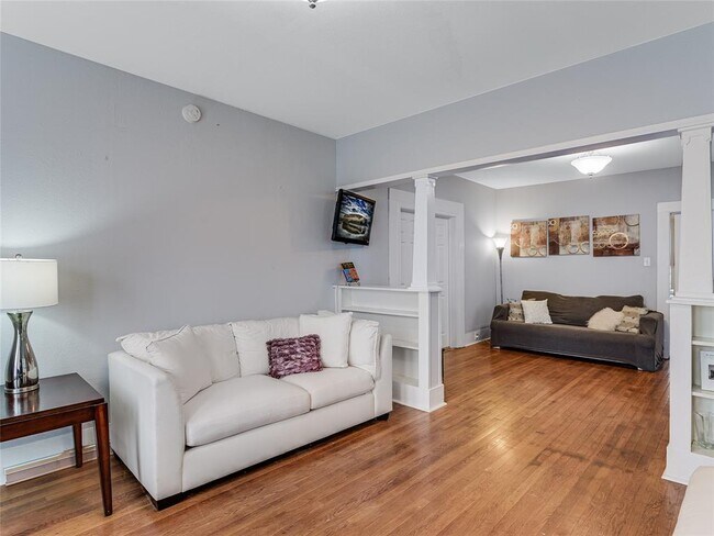 Foto del edificio - 903 E 12th St