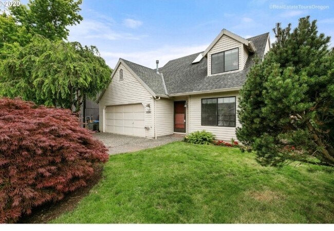 Foto del edificio - 16284 NW Lyndel Ln