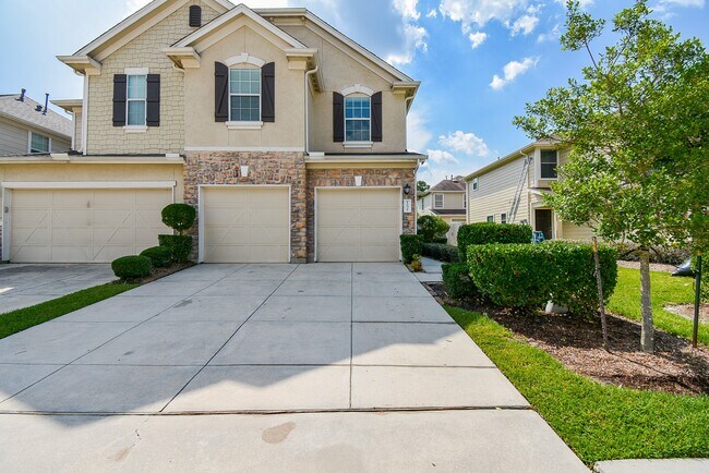 Foto del edificio - 16021 Summerville Lake Dr