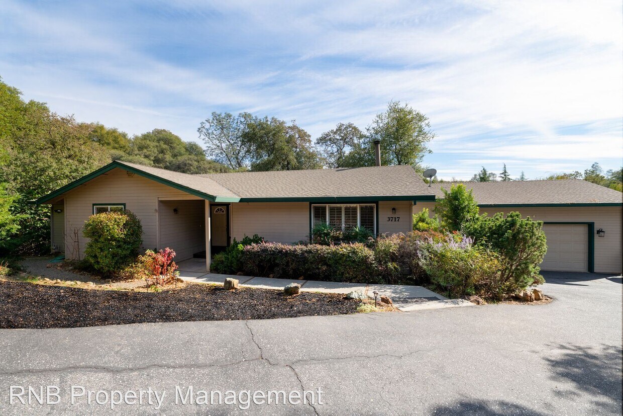 3 br, 2 bath House 3717 Bell Rd House Rental in Auburn, CA