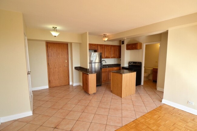 Building Photo - 4180 N Marine Dr