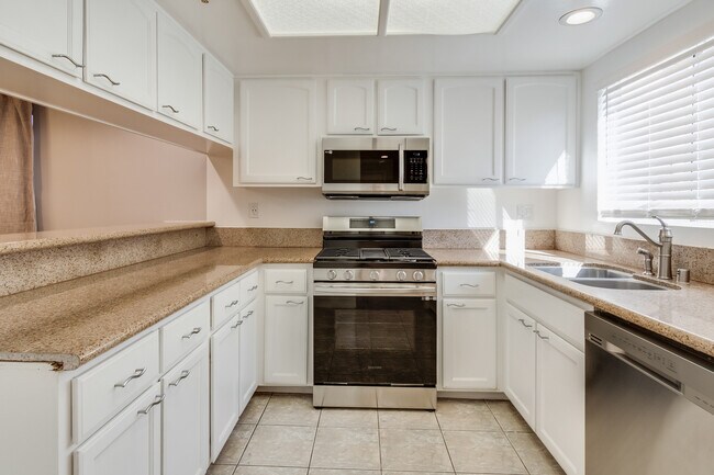 Cocina - 321 W Dryden St