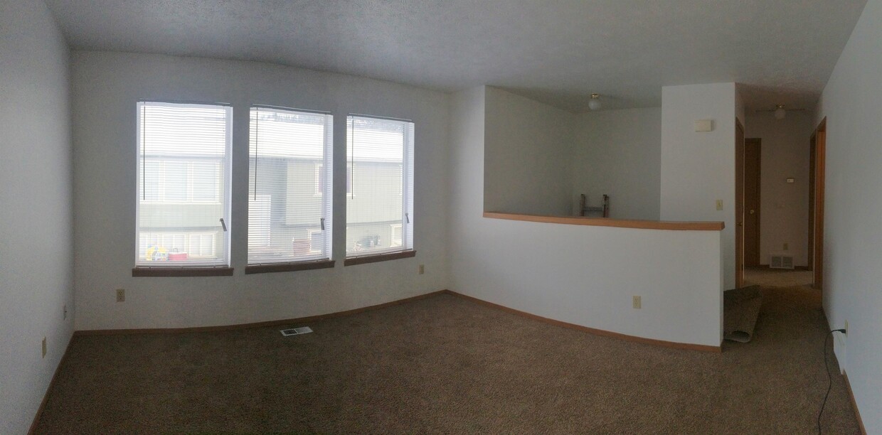 Foto principal - 2413 E Longfellow Ave