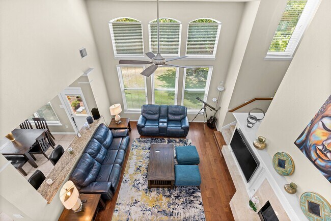 Building Photo - 27 E Artist Grove Cir