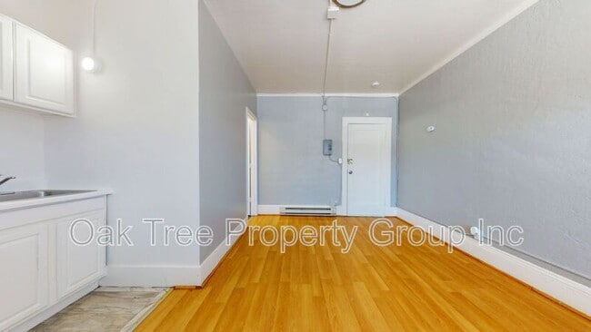 Building Photo - 134 E 16th St
