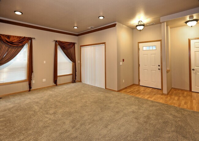 Building Photo - Belgrove" Gated Community Townhome