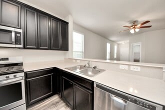 Building Photo - 14626 Sierra Garden Dr