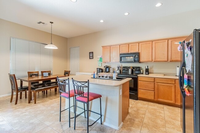 Building Photo - 35414 N 32nd Dr