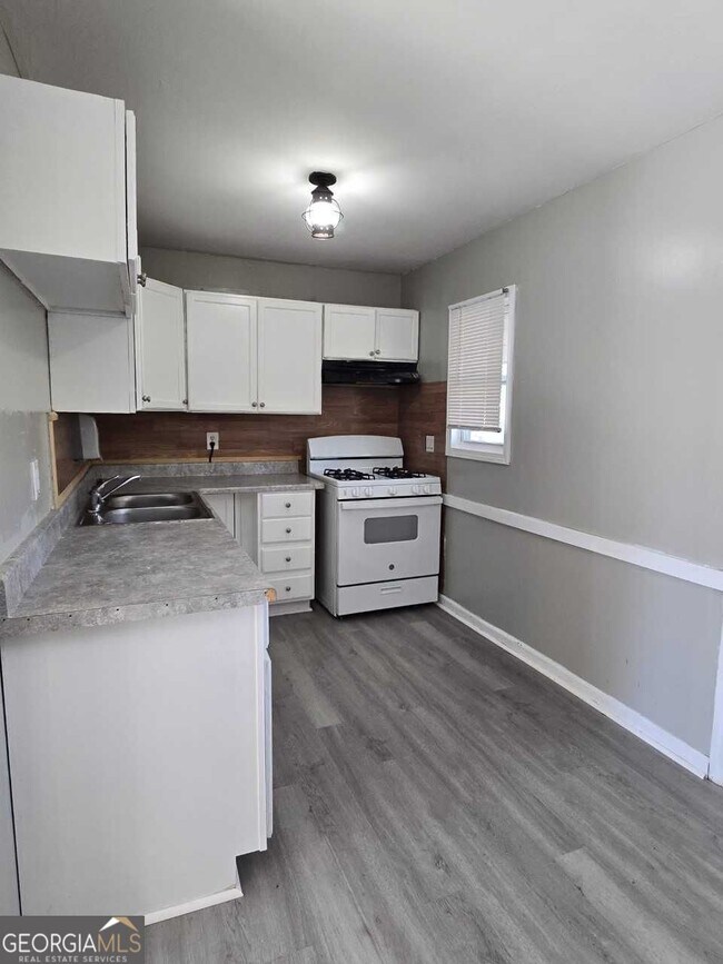 Foto del edificio - 468 Morrow Rd