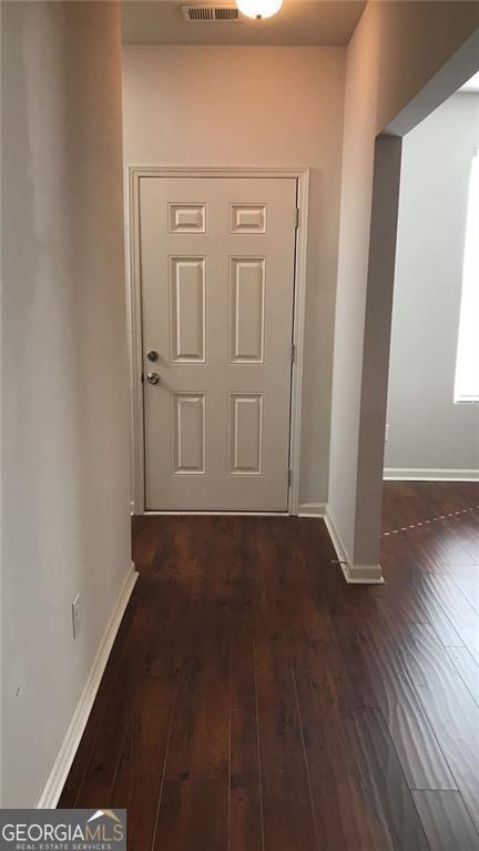 Foto del edificio - 541 Tulip Ln