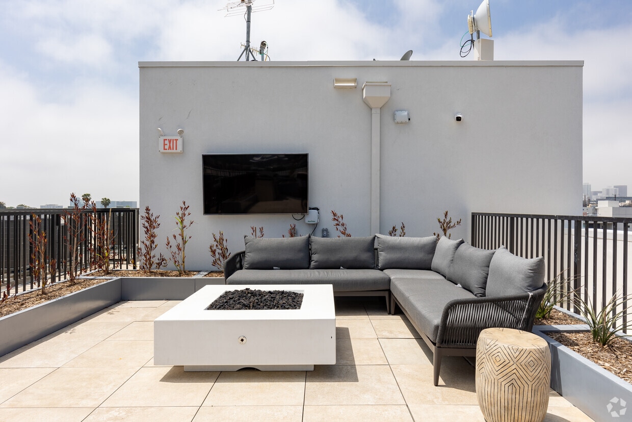 Maxwell Apartments in Los Angeles, CA Westside Rentals