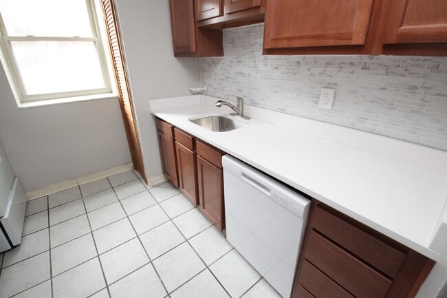 Building Photo - 207 McKnight Cir
