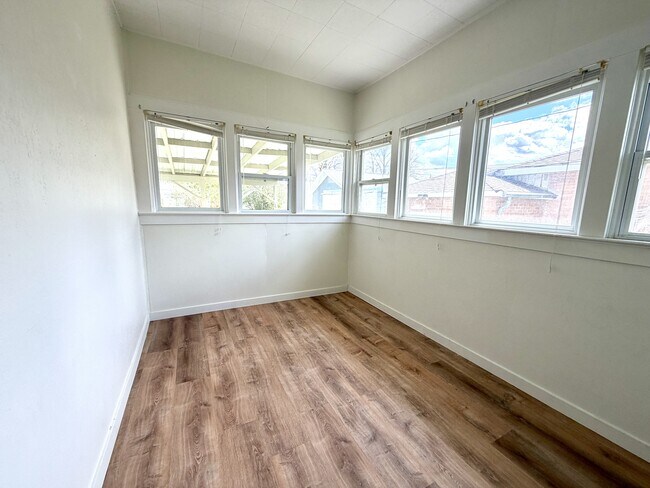 Foto del edificio - 1741 Yale Ave