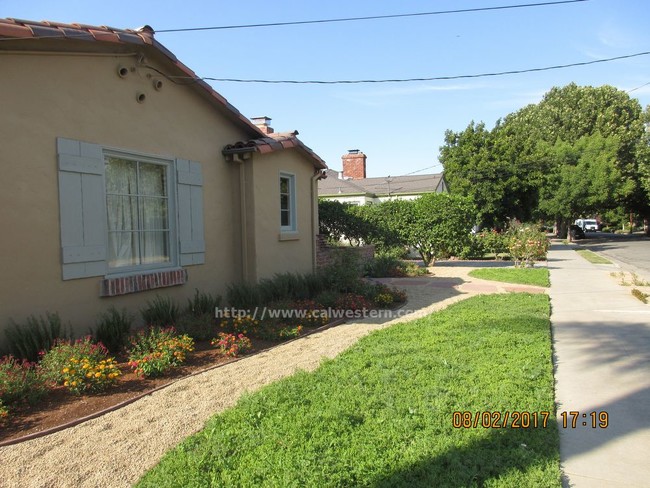 Building Photo - 1141 Willow Glen Way