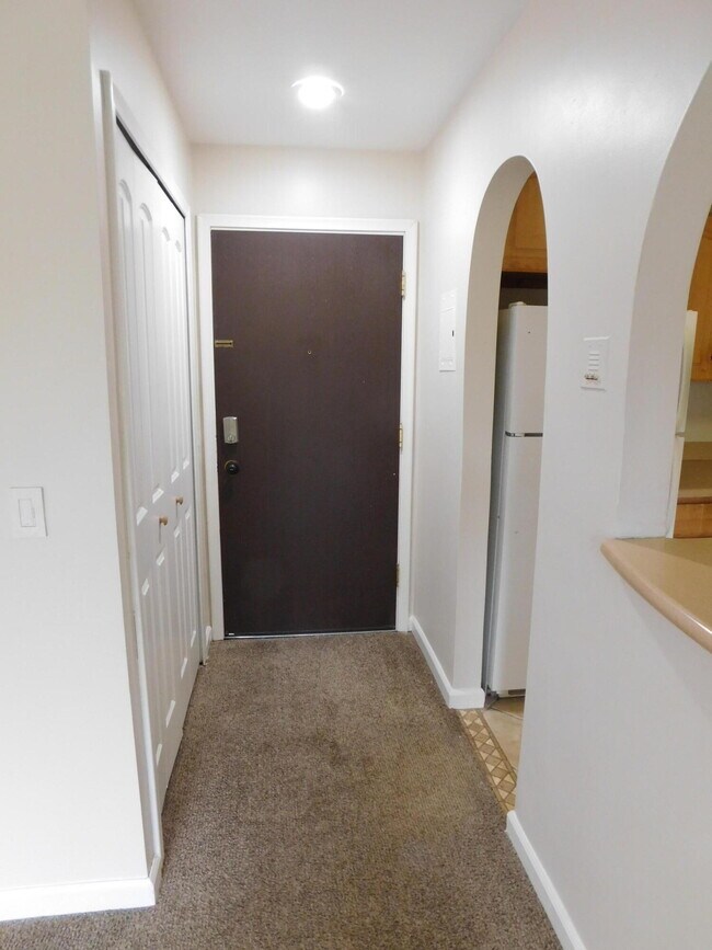 Foto del edificio - 32005 W 12 Mile Rd