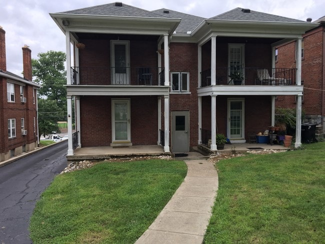Foto del edificio - 5840 Ridge Ave