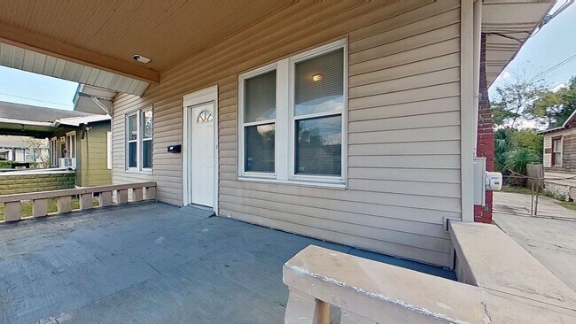 Foto del edificio - 5-Bedroom Home in Springfield!