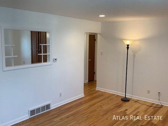 Foto del edificio - 12 Zenobia St